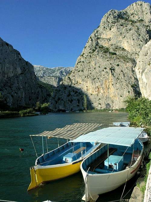 Boats in Cetina canyon