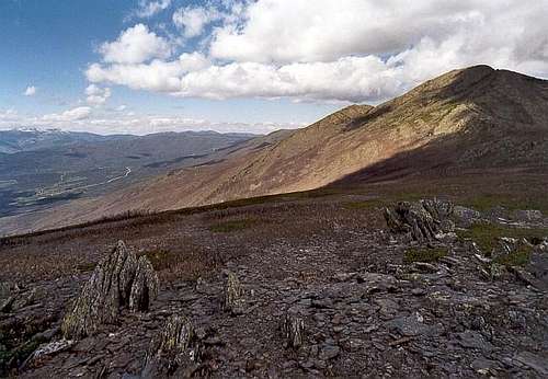 In the background, Sierra de...