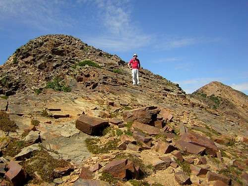 Hiking East from Sunrise Peak