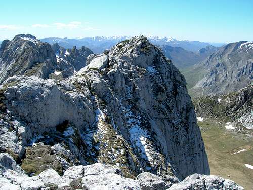 The summit of Barragana seen on the edge of the ridge