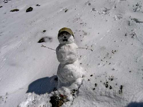 The snowman/snow cairn