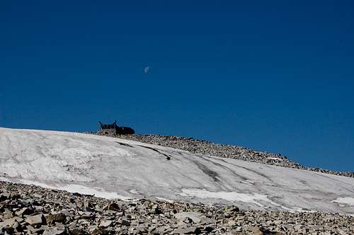 Moon above Galdhøpiggen's summit