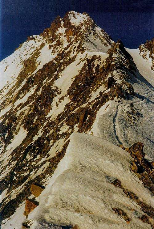 The upper part of the NE ridge