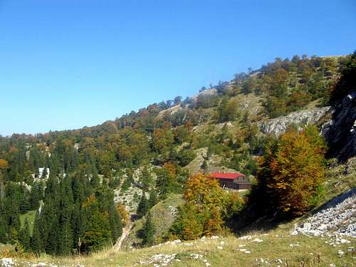 Stanari hut in the autumn...