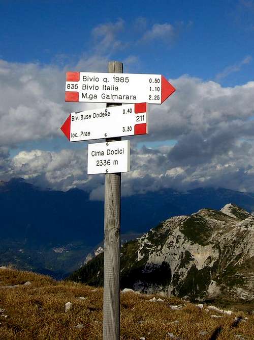 Cima Dodici from south: crossroad on the top