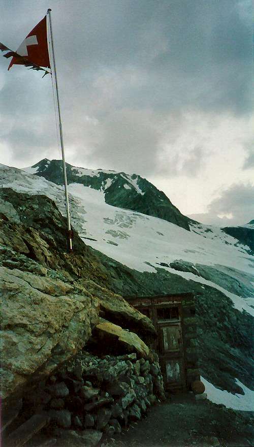 Behind the Rothorn Hut