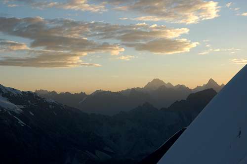 Sunrise from the slopes of Ghorhil Sar