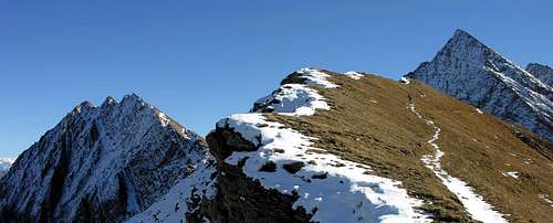 Mont Favre <i>2967m</i> and Mont Berio Blanc <i>3252m</i>