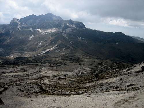 Encantado traverse route from slopes of Guagua