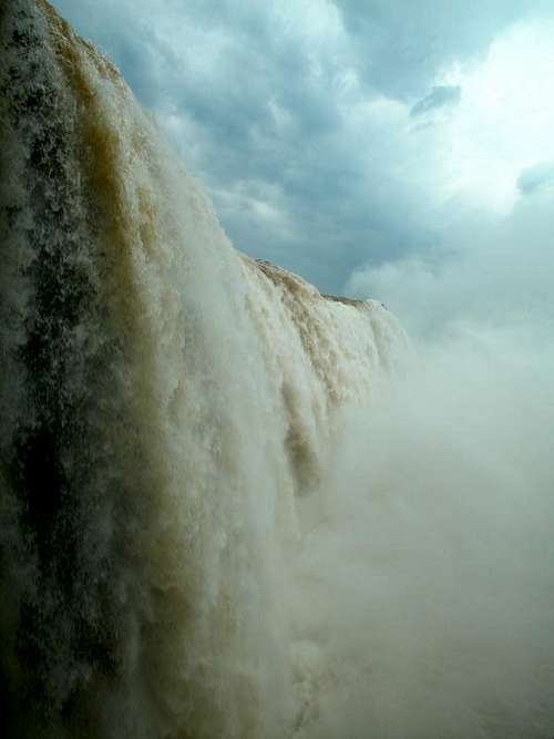 Iguazu / Iguaçu Falls (Nature's wildest element)