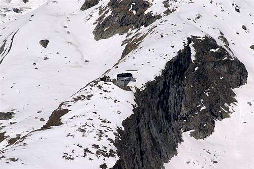 Monzino Hut (photo by OM)