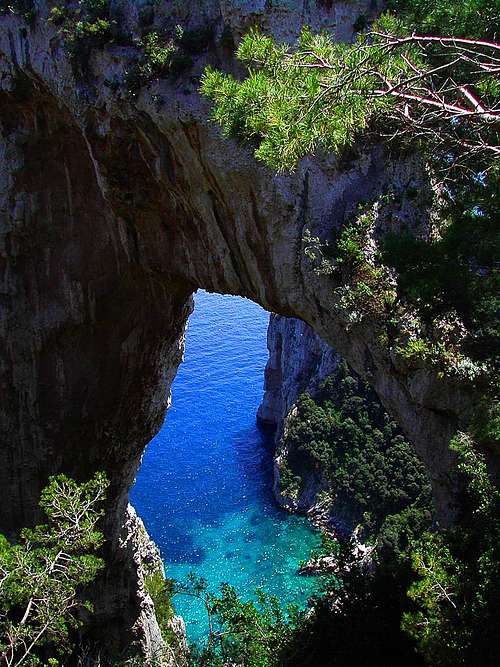 the Arco Naturale di Capri