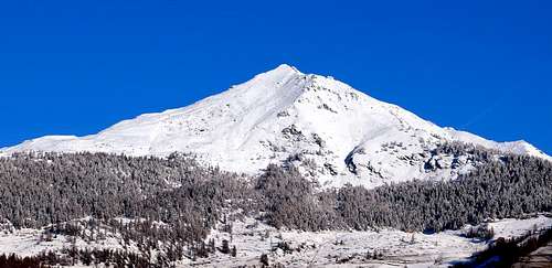 Il versante sud del Monte Saron (2861 m)