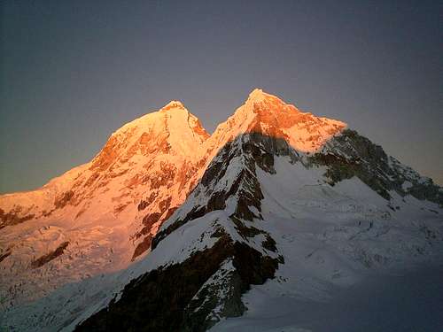 Huandoy at sunrise