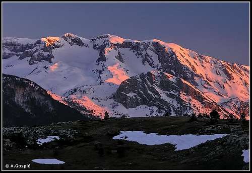 Cvrsnica alpenglow