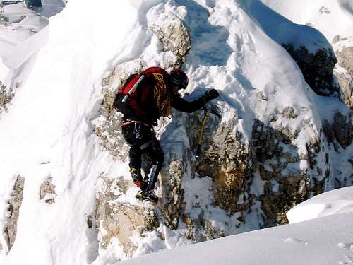 Jubiläumsgrat in Winter: Difficult climbing