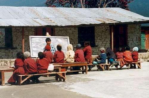 School in Ghorepani