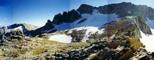 Mount Conness' summit plateau...