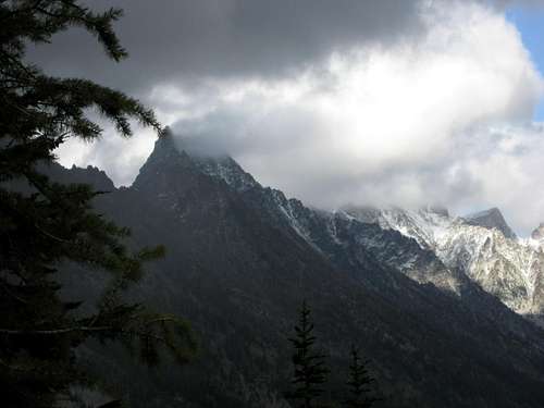 Poor weather on Sherpa Peak.