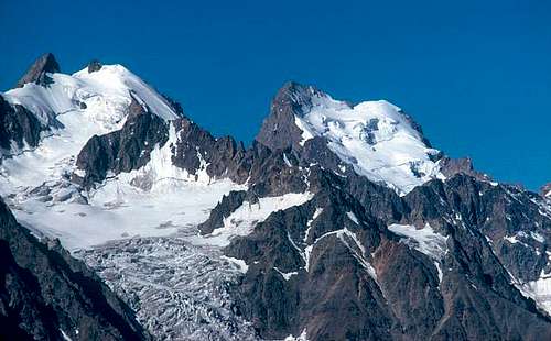Montagne des Agneaux (left)...