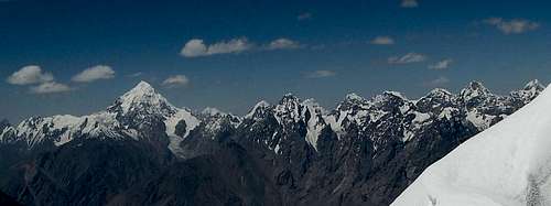 Karun Koh (7164m) and the Southern Ghuzherav Mountains