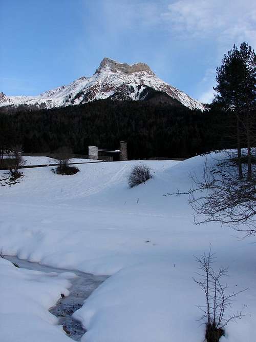 Castillo de Acher in winter