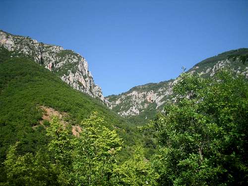 Canyon of Gjenevica river