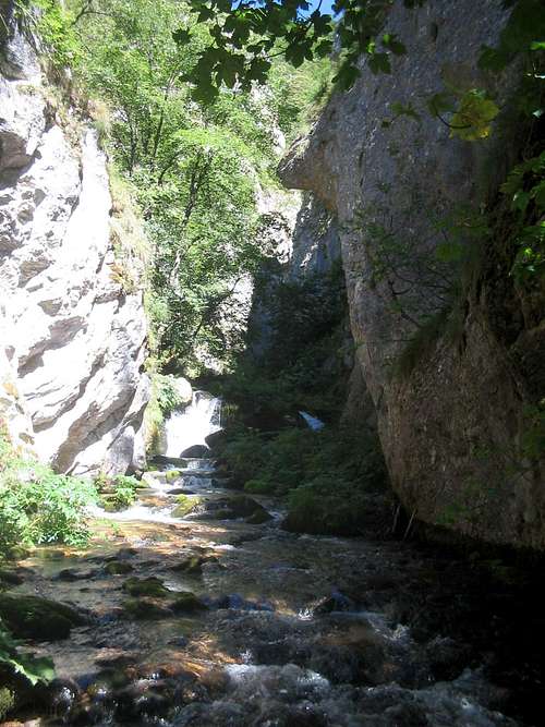 Canyon of Tresonechka river