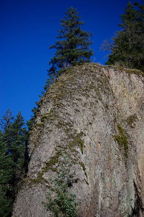 Cliff next to Sheppard's Dell falls