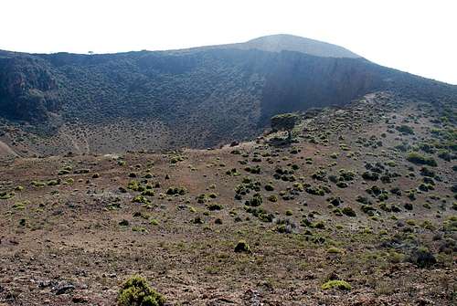 Hanoa Crater & Pu'uhonua'ula fr NE