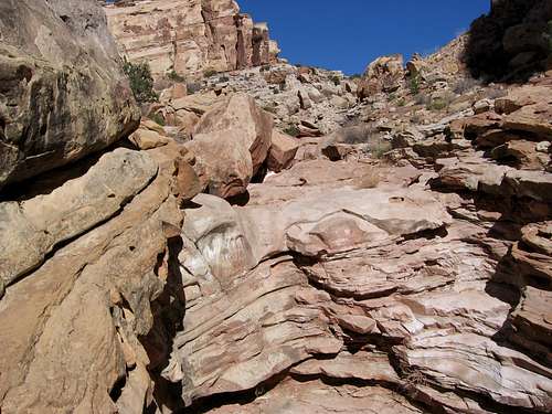 Dang canyon ledge
