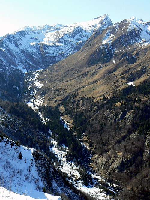 Aerial view from Cima Bani