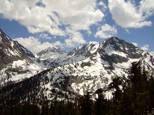 NNE view of West Vidette and Vidette Lakes Basin from JMT