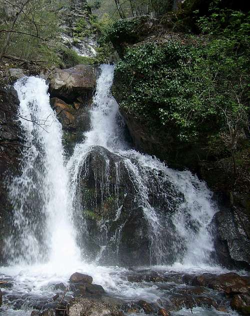 Gjenevica waterfall
