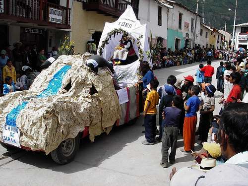 A Float of Solimana in the Parade