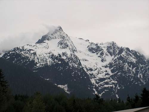 Whitehorse from the road into Darrington