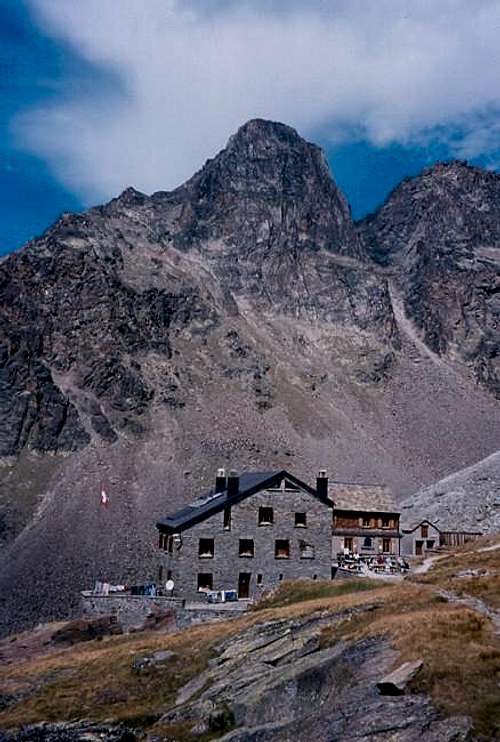 Weissmies hut, SAC, 2726 m.