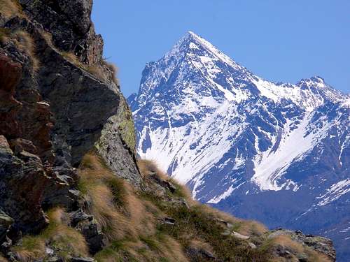 Il versante ovest del Monte Emilius (3559 m)