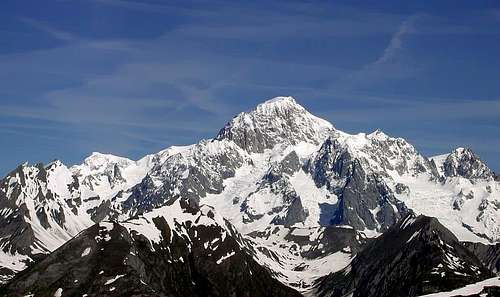 Il Monte Bianco (4810m), visto dal lago Verde del Rutor.