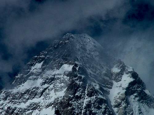 K2 (8611 m) Close-up