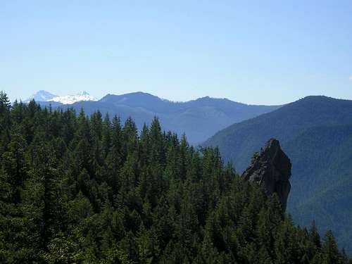 Rooster Rock with the Cascades in the background