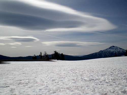 Lenticular clouds around Mt Bachelor