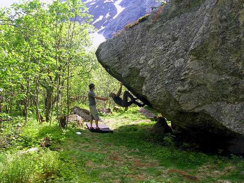 Me bouldering in Romsdal