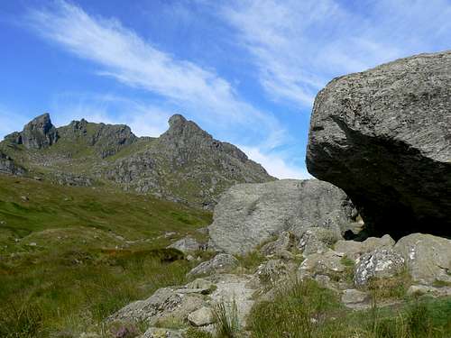 The Cobbler from the Narnain boulders.