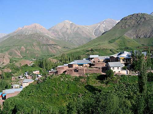 Nahiyeh Village