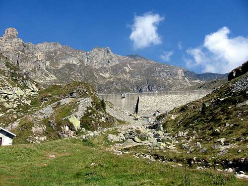 Succotto's lake dam