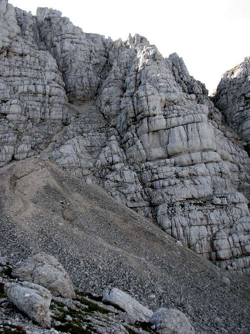 The part of the west face where ferrata Ceria Merlone comes on the upper ridge.