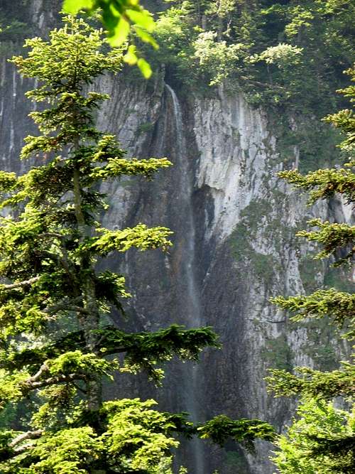 waterfall Skakavac