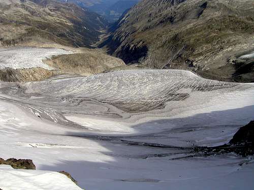 The glacier Obersulzbachkees below the north side of Grosser Geiger.