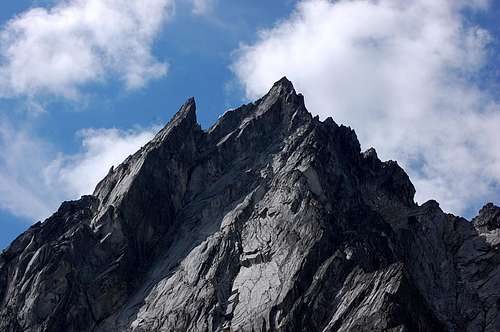 Dragontail Peak from around 7000 feet on Aasgard Pass